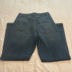 Highest rise mom jeans. Never worn but no tags.